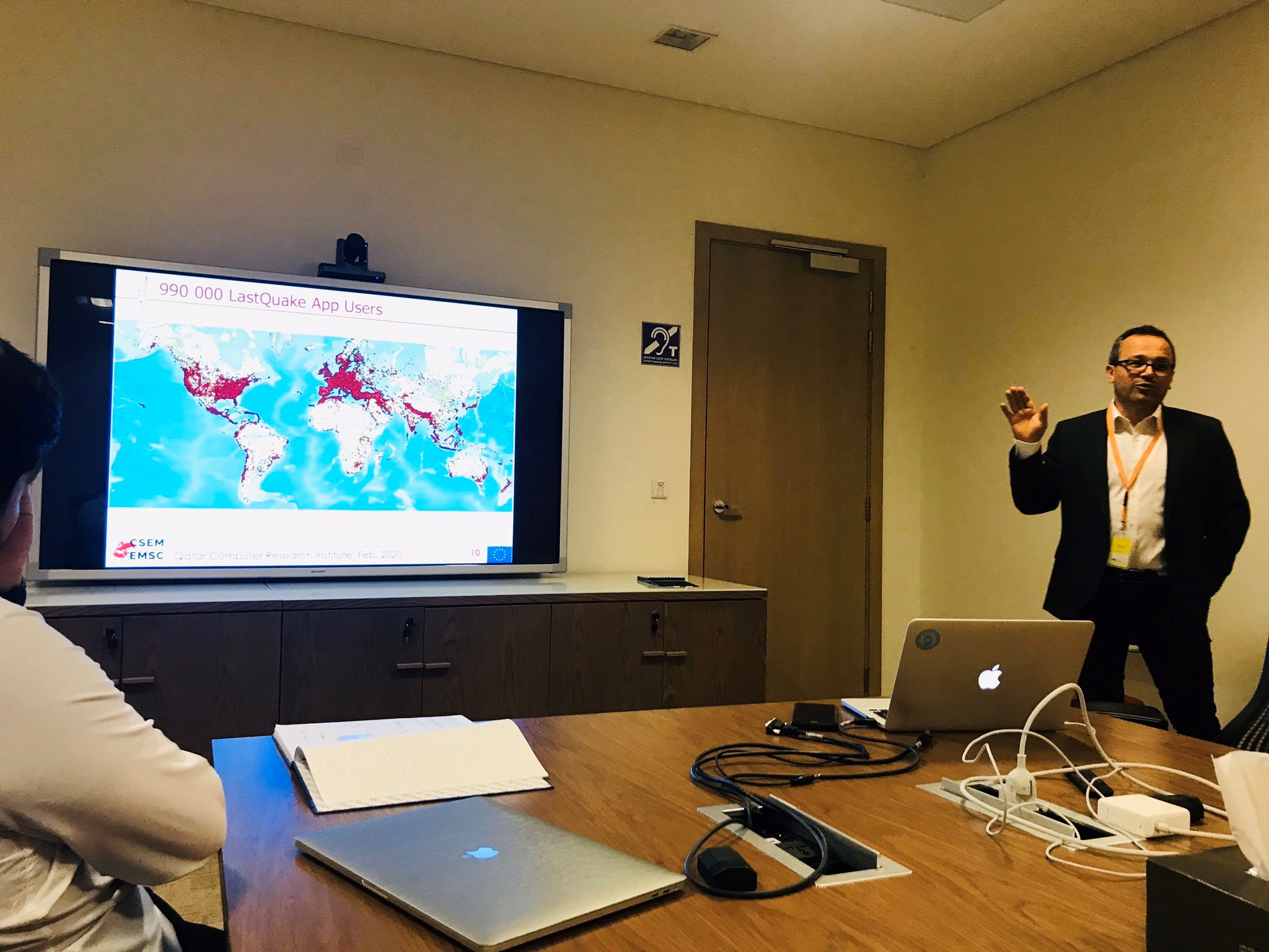 Detect earthquake-triggered landslides via Twitter 